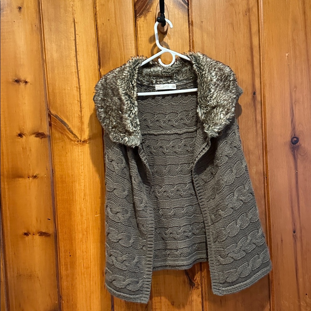 Zara Women’s Fur Neck Brown Sweater Vest Size L